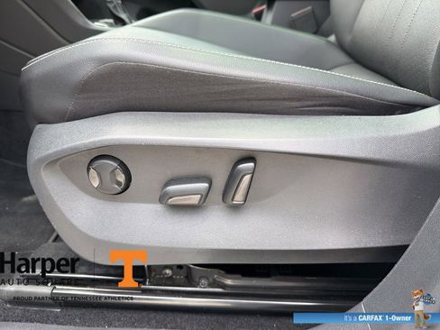 Certified 2023 Volkswagen Tiguan SE R-Line FWD image 18