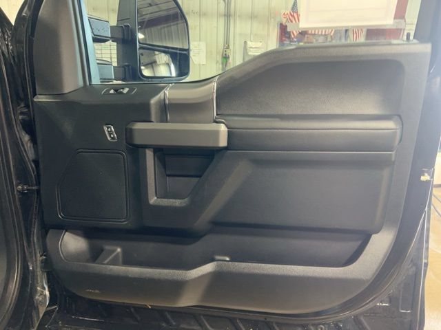 Used 2017 Ford F150 XLT w/ Equipment Group 302A Luxury AWD/4WD image 21