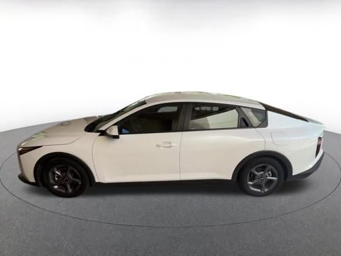 Used 2025 Kia K4 FWD image 9