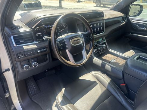 Used 2021 GMC Yukon Denali w/ Advanced Technology Package RWD image 18