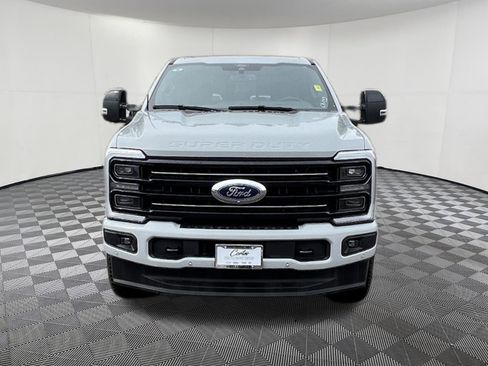 Used 2025 Ford F350 Platinum w/ FX4 Off-Road Package AWD/4WD image 2