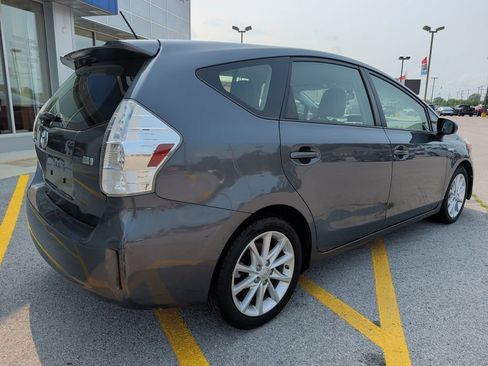 Used 2014 Toyota Prius V Five FWD image 7