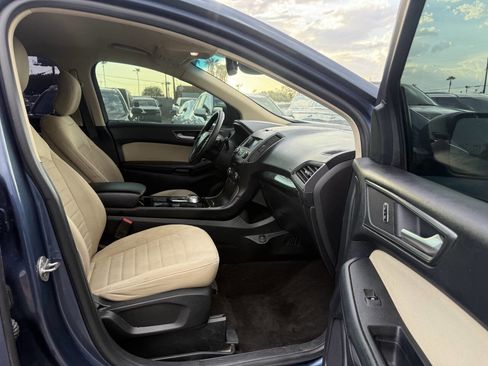 Used 2019 Ford Edge SE image 26