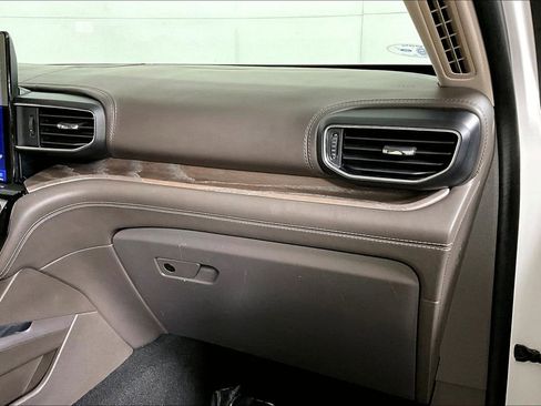 Used 2021 Ford Explorer Platinum w/ Equipment Group 601A image 16