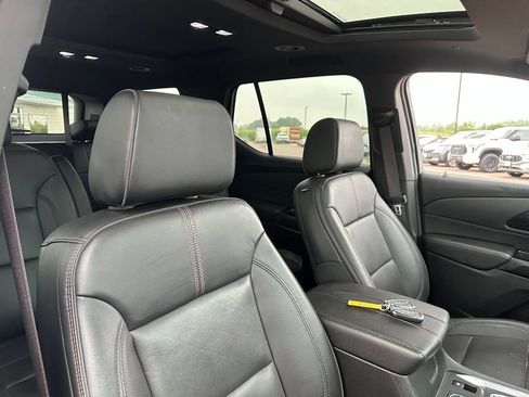 Used 2023 Chevrolet Traverse RS AWD/4WD image 33