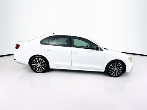 Used 2016 Volkswagen Jetta Sport image 11