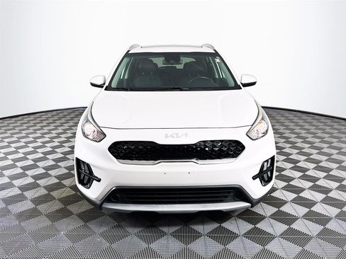 Certified 2022 Kia Niro LXS image 2