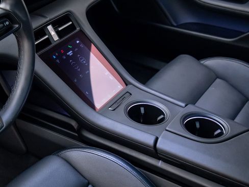 Used 2023 Porsche Taycan image 13