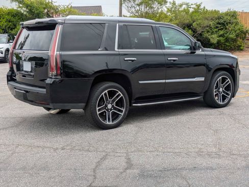 Used 2015 Cadillac Escalade Luxury RWD image 4