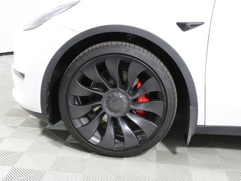Used 2022 Tesla Model Y Performance image 4