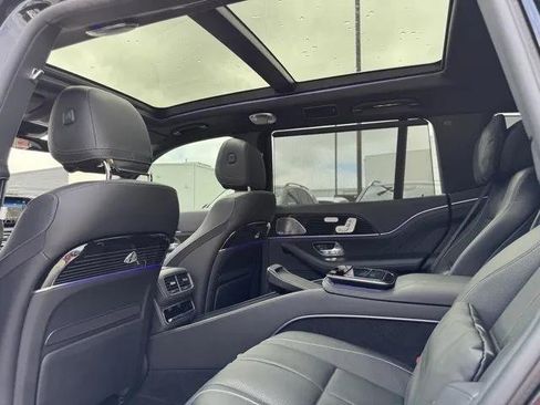 Used 2021 Mercedes-Benz Maybach GLS 600 4MATIC image 10