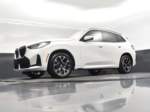 Used 2025 BMW X3 xDrive30i image 38