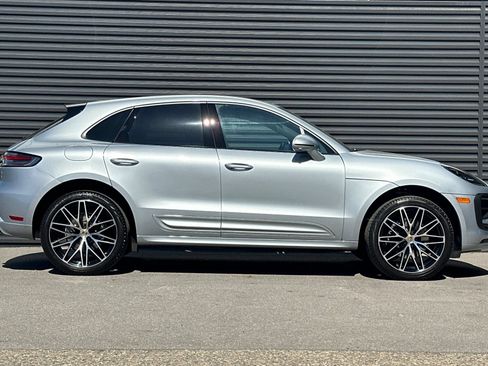 Used 2025 Porsche Macan AWD/4WD image 9