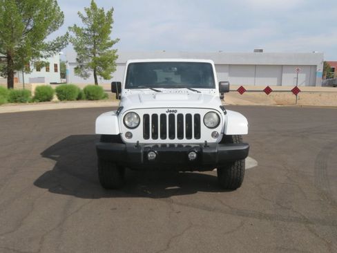 Used 2014 Jeep Wrangler Unlimited Sahara AWD/4WD image 11