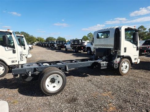 New 2025 Chevrolet Low Cab Forward image 9