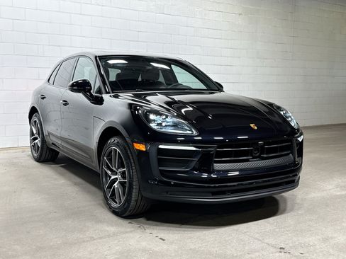 Certified 2026 Porsche Macan AWD/4WD image 6