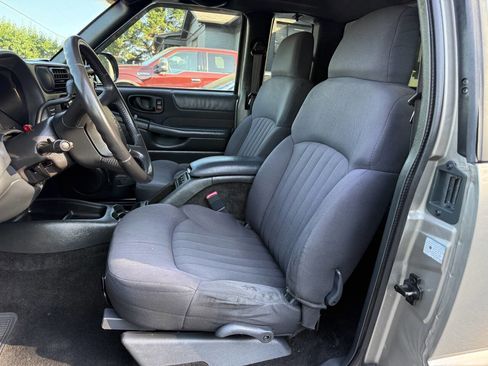 Used 2003 Chevrolet S10 Pickup LS w/ Convenience Package RWD image 9