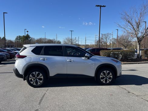 Certified 2023 Nissan Rogue SV image 4