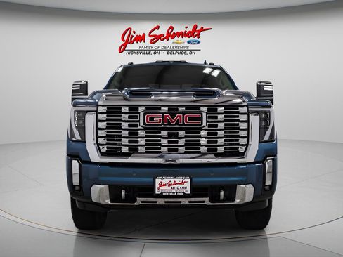 Used 2025 GMC Sierra 2500 Denali w/ Denali Reserve Package AWD/4WD image 2