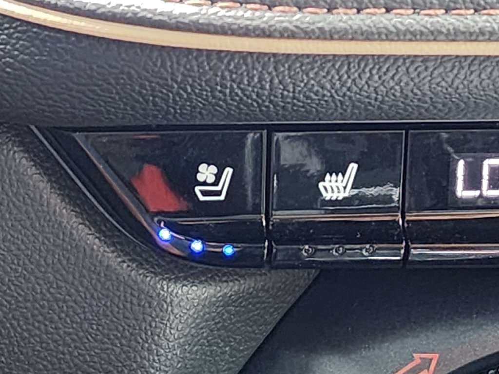 Certified 2019 Chevrolet Blazer Premier w/ Driver Confidence II Package FWD image 29