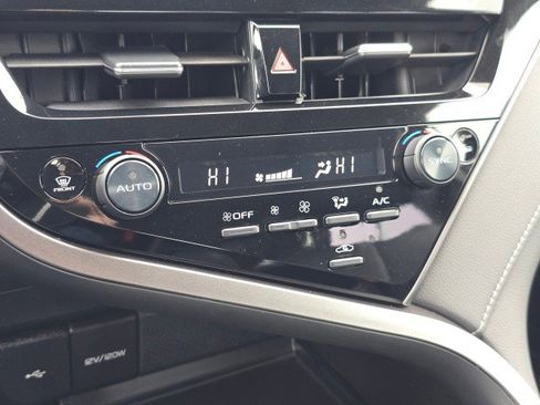 Used 2023 Toyota Camry SE image 33