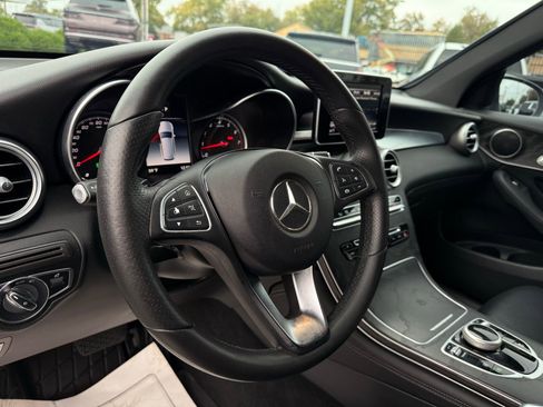 Used 2018 Mercedes-Benz GLC 300 image 32