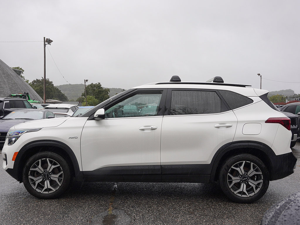 Used 2023 Kia Seltos EX AWD/4WD image 16