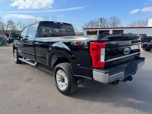 Used 2018 Ford F350 XLT image 3