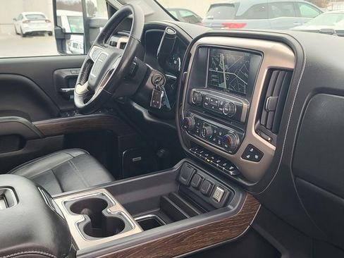 Used 2019 GMC Sierra 2500 Denali w/ Duramax Plus Package image 10