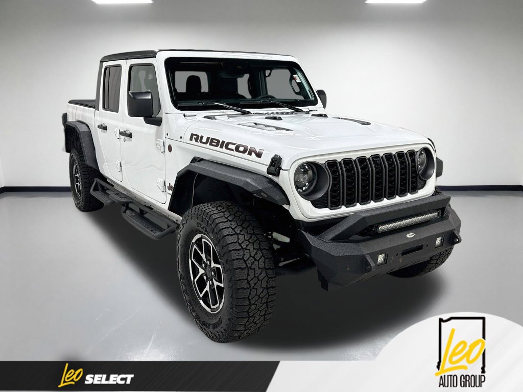 Used 2024 Jeep Gladiator Rubicon w/ Technology Group AWD/4WD image 5
