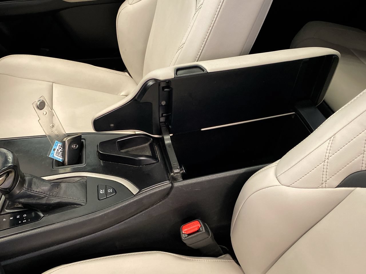 Used 2023 Lexus UX 250h FWD w/ Accessory Package (Z1) image 27