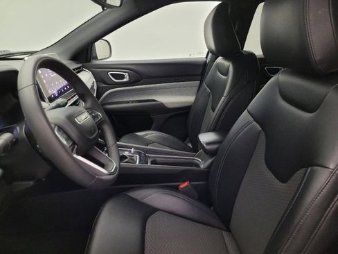 Used 2024 Jeep Compass Latitude w/ Altitude Special Edition image 17