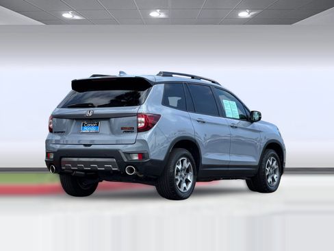 Used 2023 Honda Passport TrailSport image 9