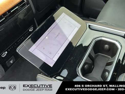 Used 2024 Jeep Grand Wagoneer L Series III image 24