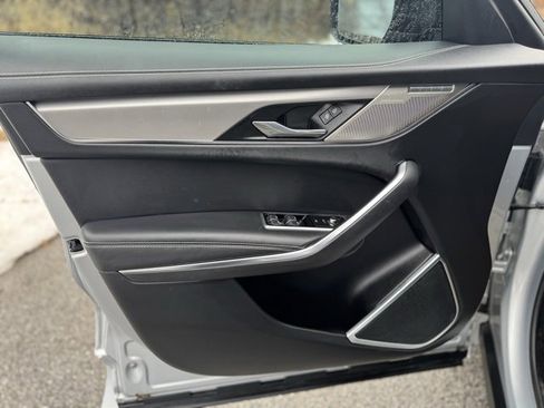 Certified 2021 Jaguar F-PACE R-Dynamic S image 8