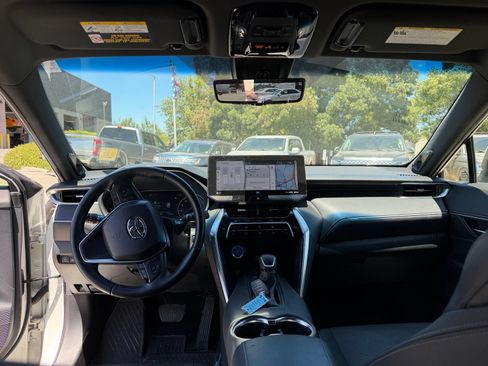 Used 2022 Toyota Venza Limited AWD/4WD image 11