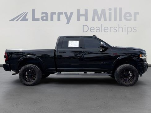 Used 2020 RAM 2500 Laramie w/ Night Edition AWD/4WD image 7