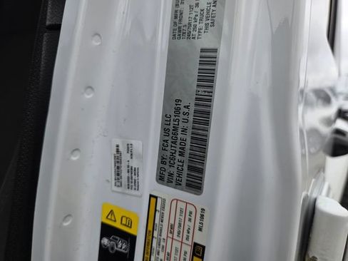 Used 2021 Jeep Gladiator Sport AWD/4WD image 17