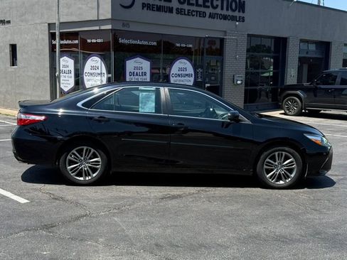 Used 2017 Toyota Camry SE FWD image 18