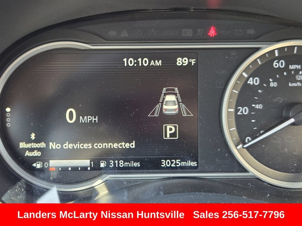Used 2025 Nissan Versa SR w/ Trunk Package FWD image 27