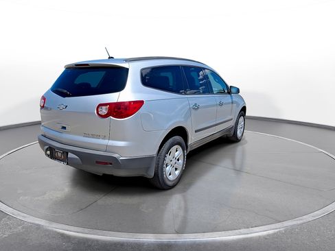 Used 2011 Chevrolet Traverse LS FWD image 7