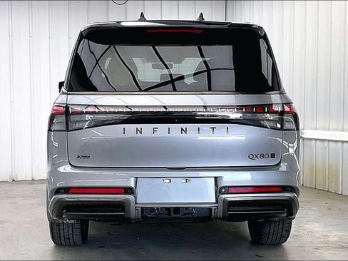 Certified 2026 INFINITI QX80 Autograph w/ Premium Cargo Package AWD/4WD image 4