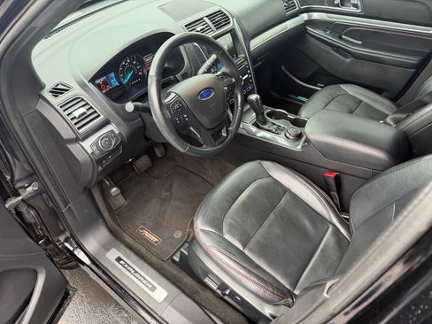 Used 2018 Ford Explorer Sport w/ Equipment Group 401A image 6