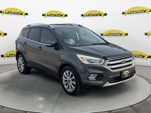Used 2017 Ford Escape Titanium image 8