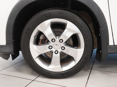 Used 2017 Honda HR-V EX image 16