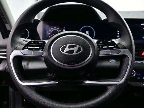 Used 2024 Hyundai Elantra SEL FWD image 20