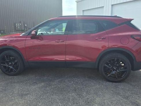 Used 2022 Chevrolet Blazer LT w/ Sound & Technology Package FWD image 9
