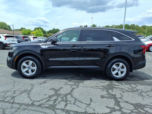 Used 2023 Kia Sorento LX AWD/4WD image 7