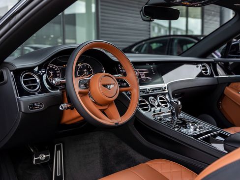 Used 2022 Bentley Continental GT image 24