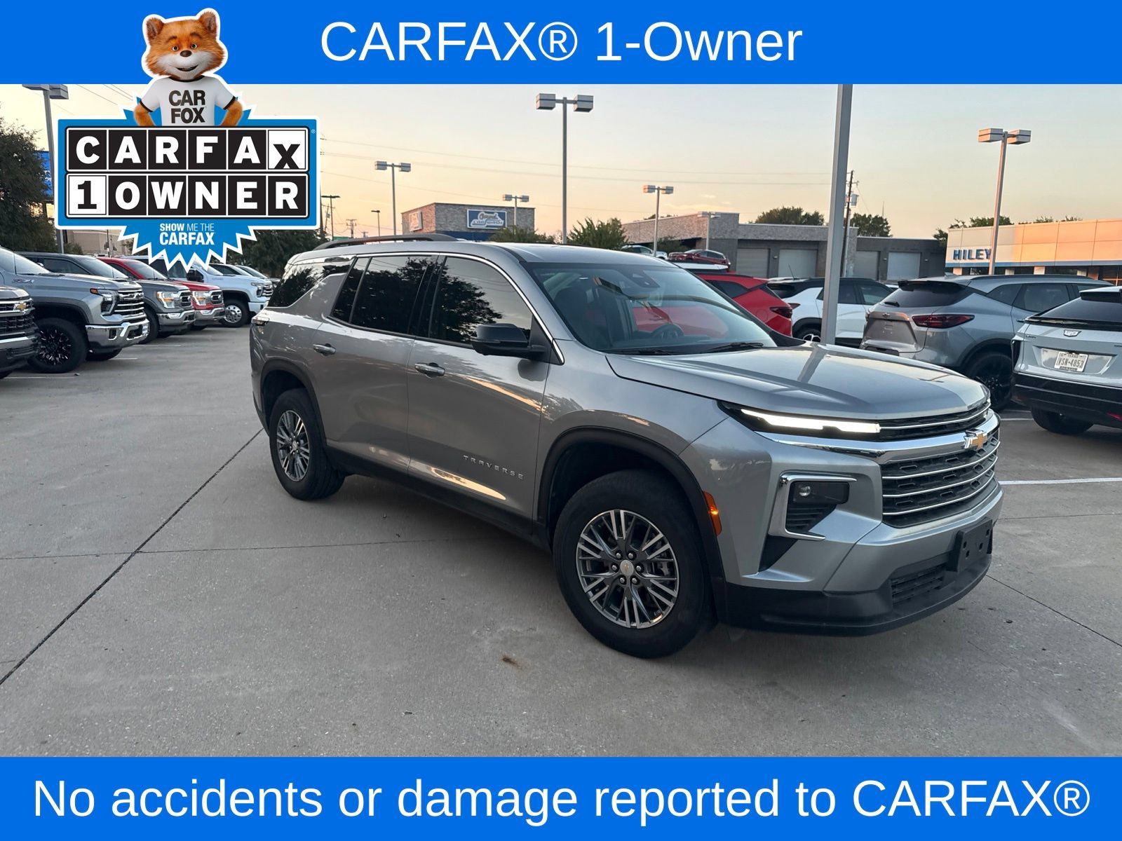 Used 2024 Chevrolet Traverse LT w/ Trailering Package FWD image 2